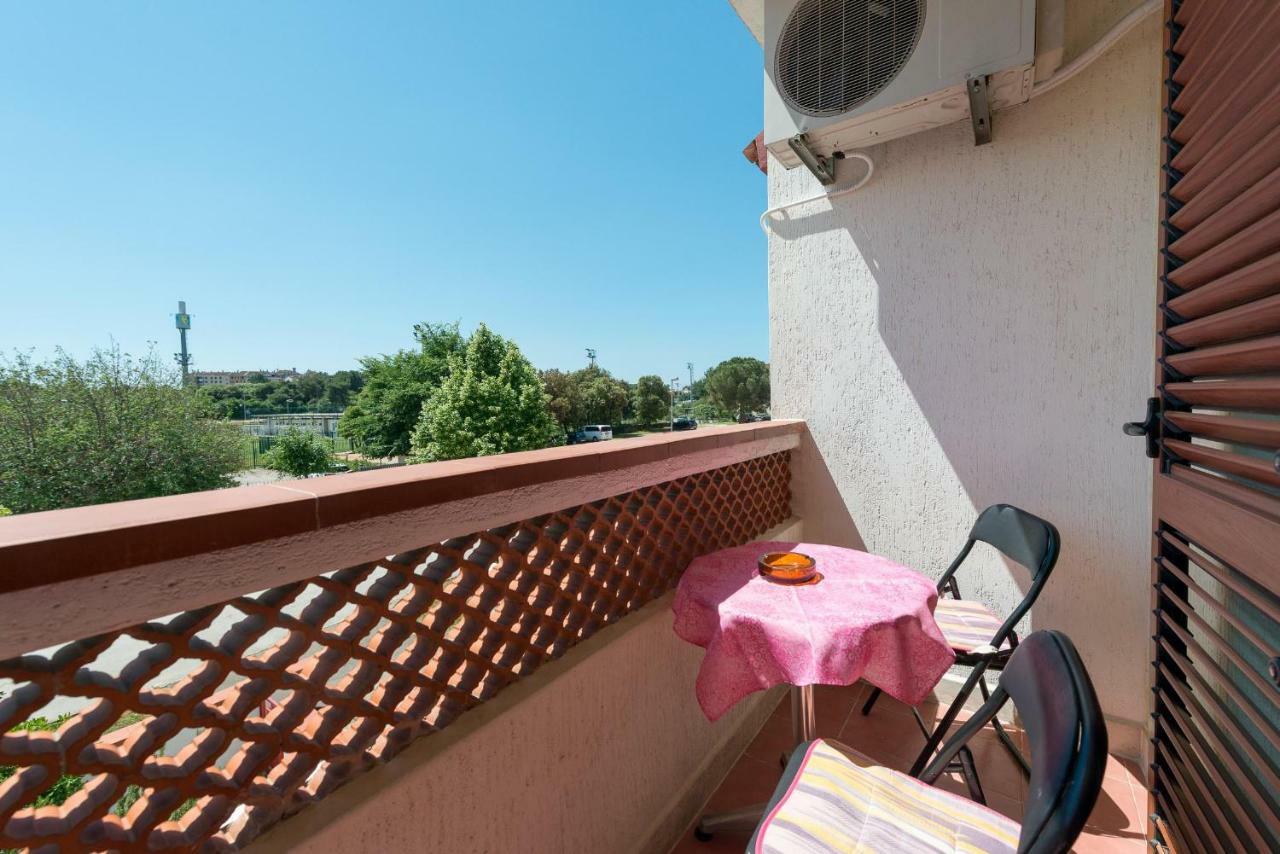 Apartment Meridiana Rovigno Esterno foto
