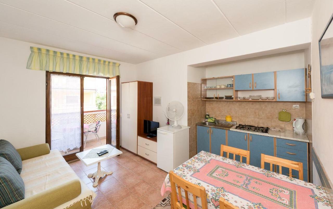 Apartment Meridiana Rovigno Esterno foto